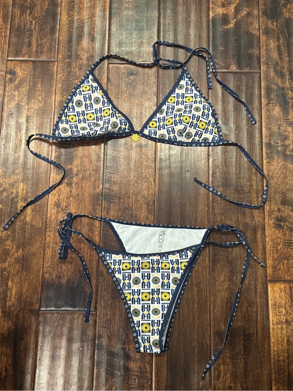 Cute Patterned Bikini Sz XL